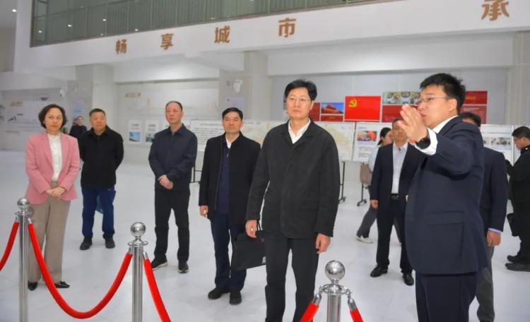 汪衛(wèi)東率隊(duì)開展軌道交通建設(shè)專題調(diào)研
